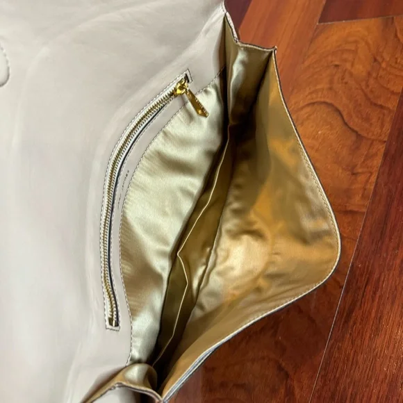 Marc Jacobs RARE Beige Leather Crystal Embellished Clutch - Picture 8 of 15